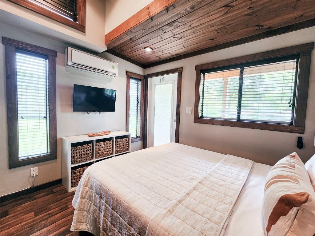 300 Park Avenue #300 - Photo 3 of 20