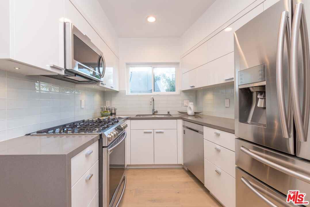 3109 Strongs Drive #3109A - Photo 4 of 20