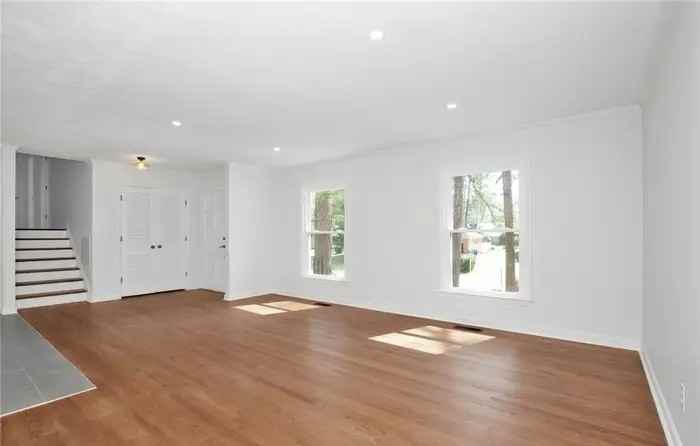 2710 Fordham Drive - Photo 3 of 20