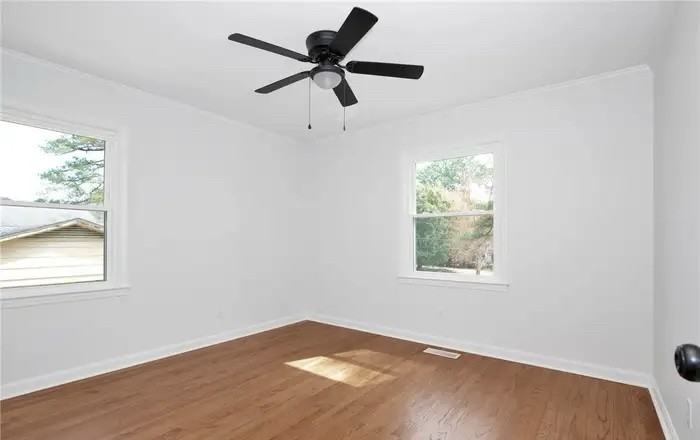 2710 Fordham Drive - Photo 7 of 20