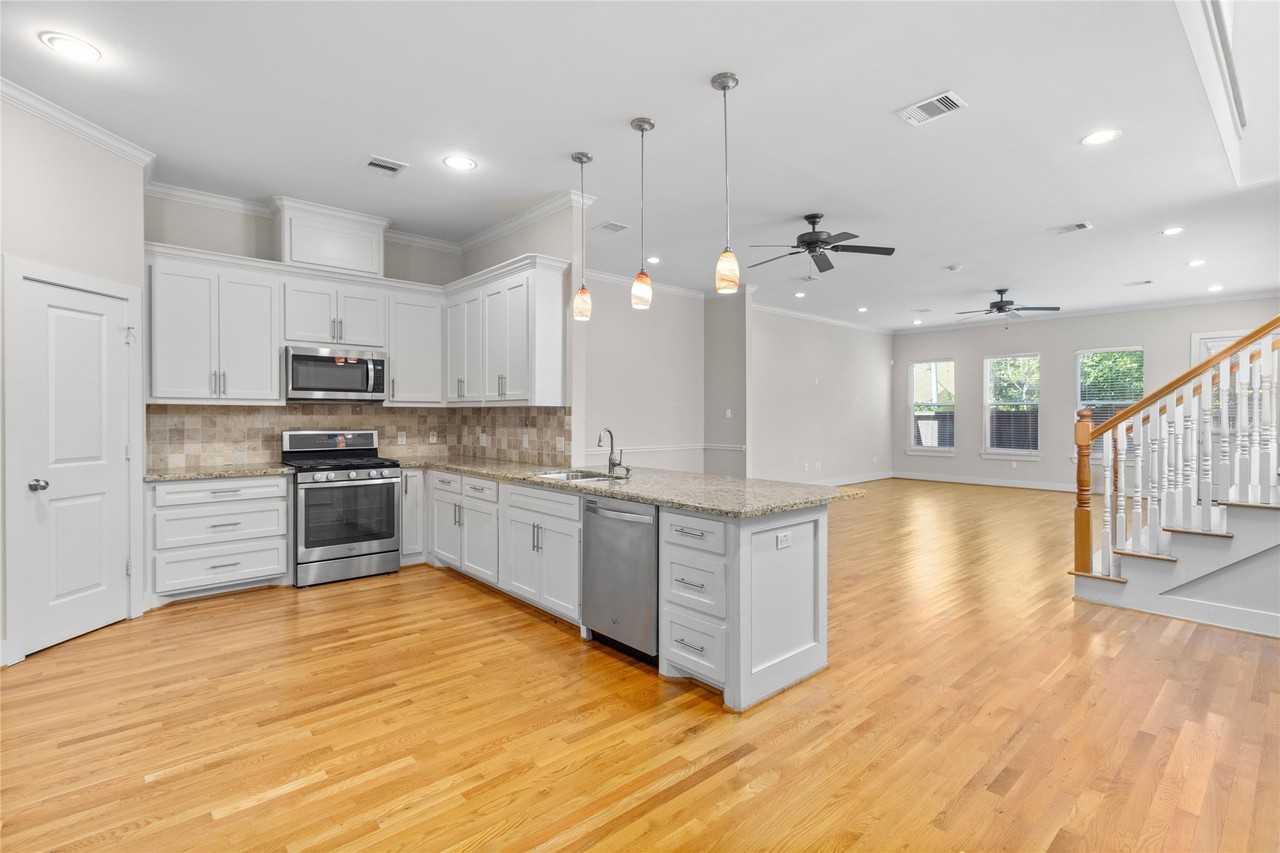 1221 West 23rd Street #1221 - Photo 6 of 23