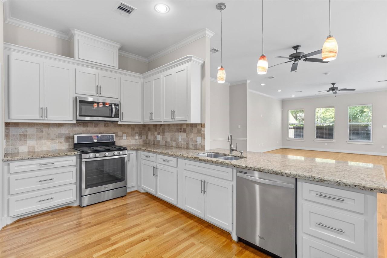 1221 West 23rd Street #1221 - Photo 7 of 23