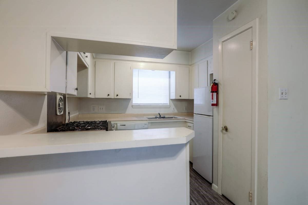 1521 Rutland St #1521-4 - Photo 2 of 9