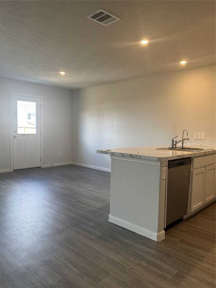 68 68 Road 51026 Cleveland Tx 77327 #68 - Photo 2 of 41