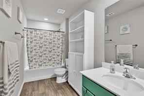 5821 Rostherne Avenue #5821 - Photo 3 of 21