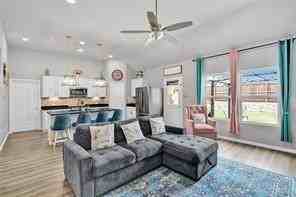 5821 Rostherne Avenue #5821 - Photo 7 of 21