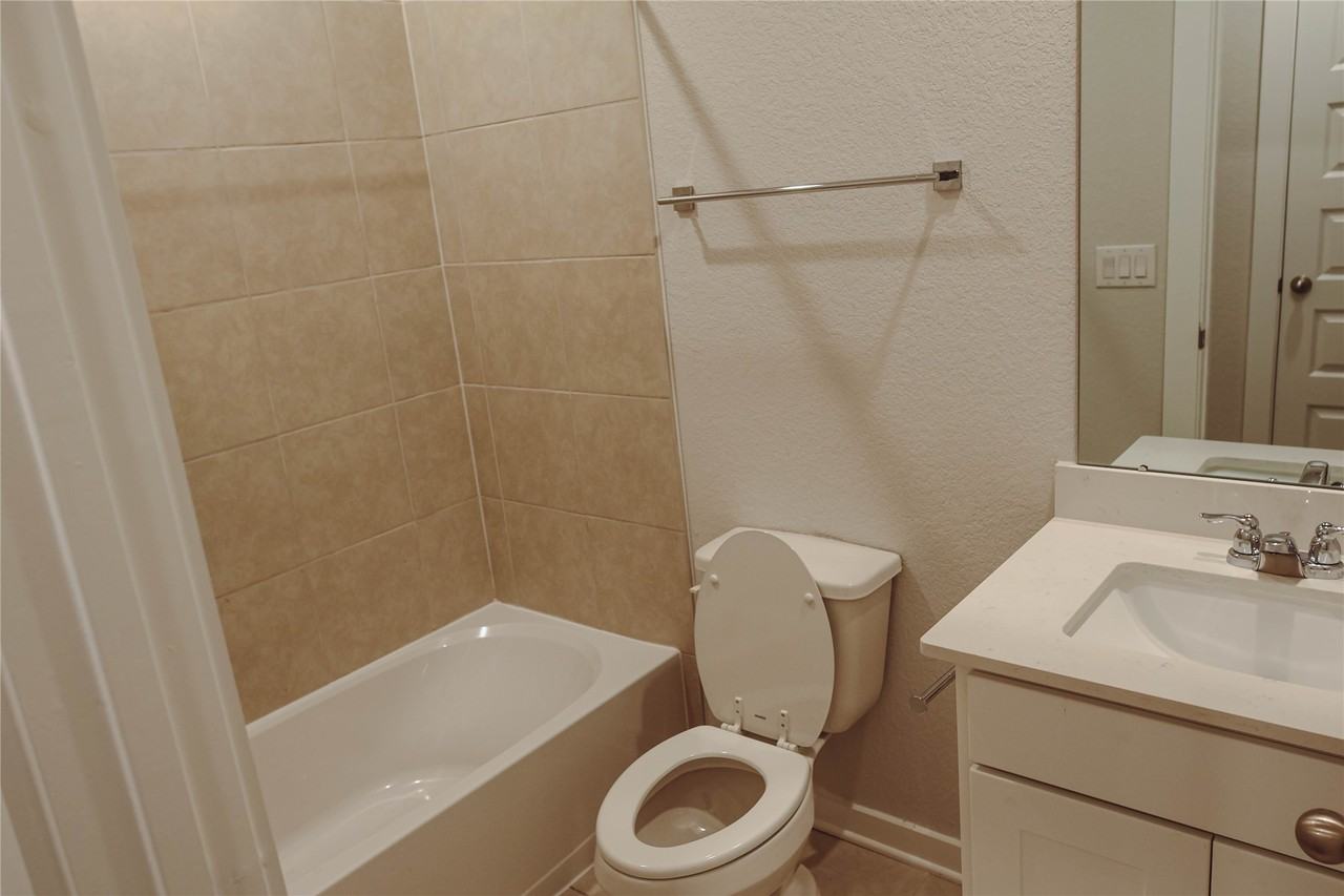 8534 Blueberry Ash St #8534 - Photo 2 of 17