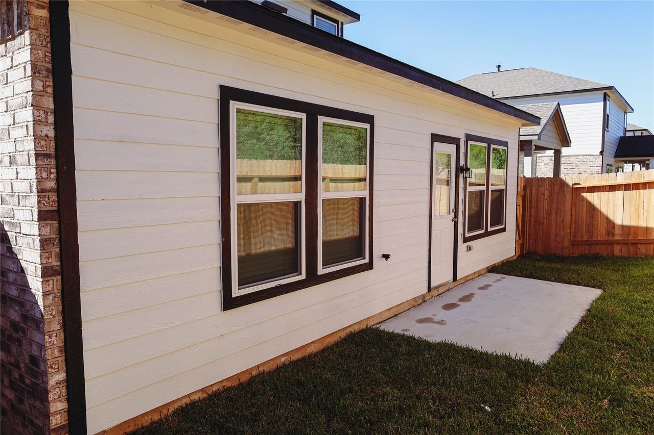 8534 Blueberry Ash St #8534 - Photo 3 of 17