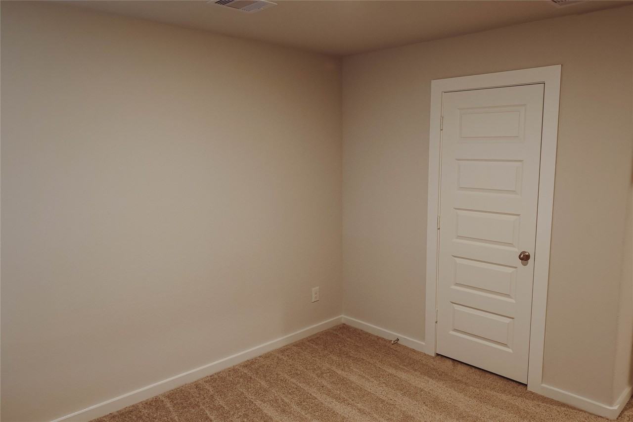 8534 Blueberry Ash St #8534 - Photo 4 of 17