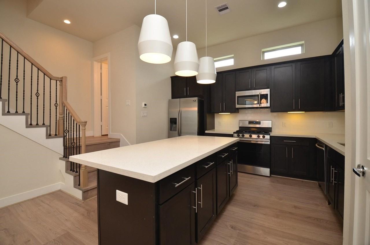 2616 Riverside Drive #2616J - Photo 5 of 25