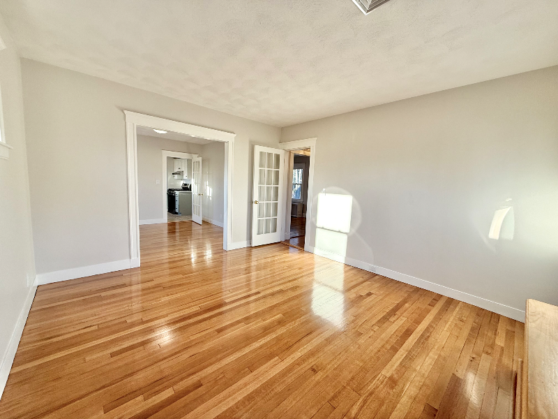 35 Lindale Ave #2 - Photo 5 of 16