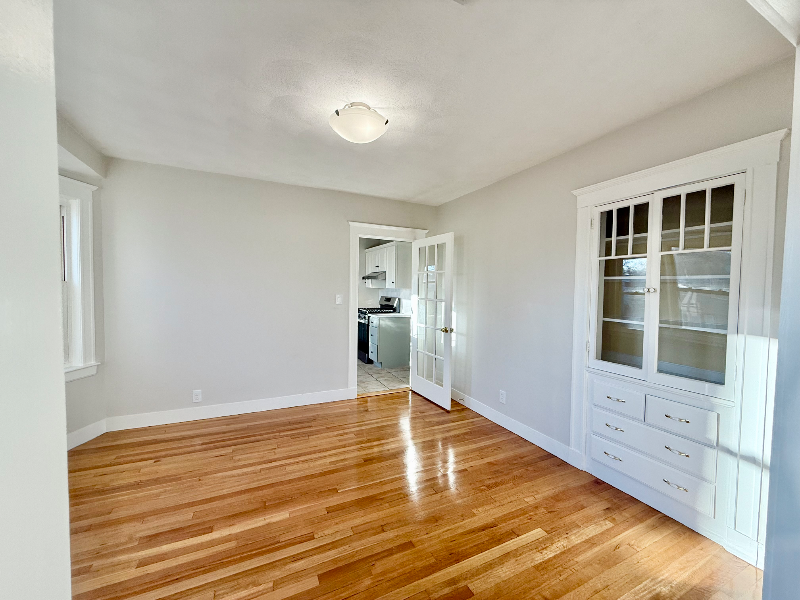 35 Lindale Ave #2 - Photo 6 of 16