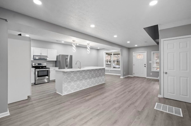 846 North Parker Avenue - Photo 2 of 15