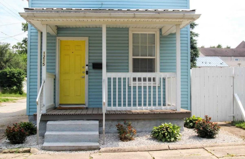 1215 Eagle Street - Photo 2 of 14