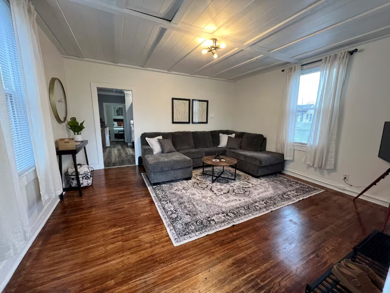 1215 Eagle Street - Photo 3 of 14