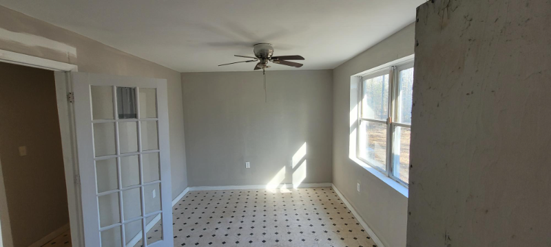 1189 Joe Louis Blvd - Photo 2 of 5