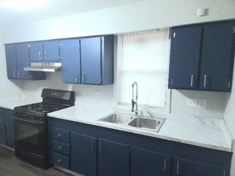 1191 Carroll St - Photo 3 of 11