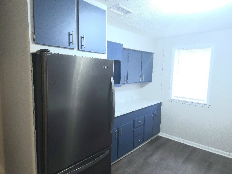 1191 Carroll St - Photo 4 of 11