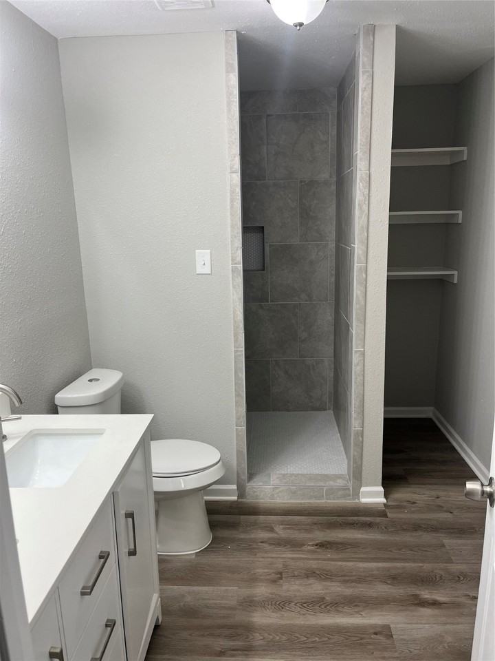 7202 Carver Avenue #7202 - Photo 3 of 22