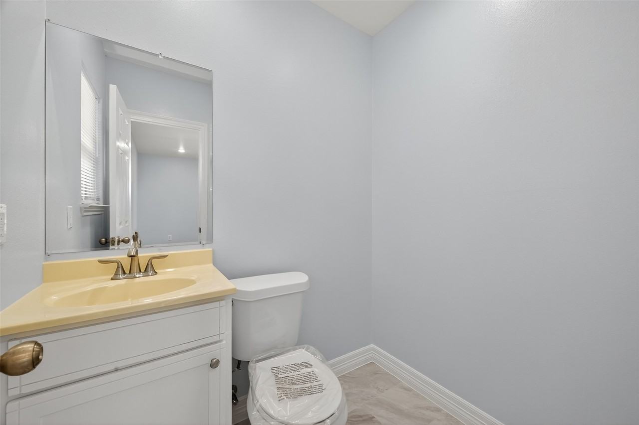 6928 Apache St #6928 - Photo 7 of 40