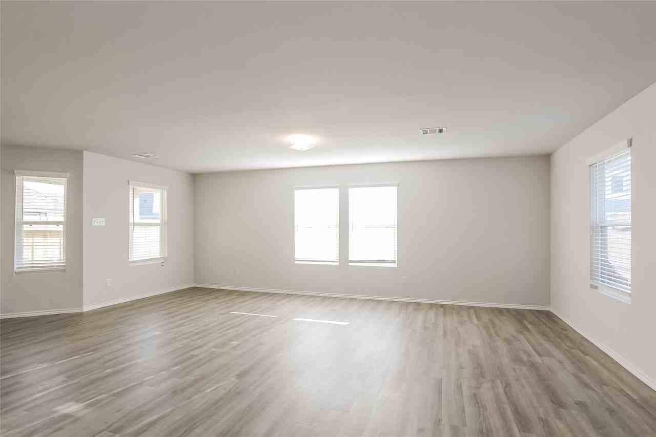 8638 Doris Oaks Cir #8638 - Photo 6 of 12