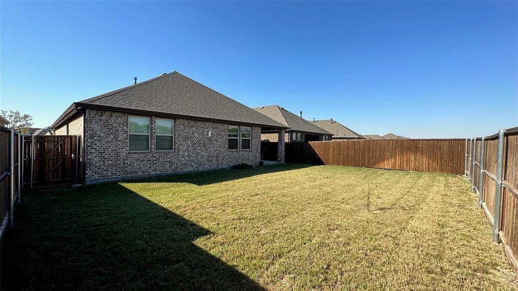 631 Maverick St #631 - Photo 2 of 14