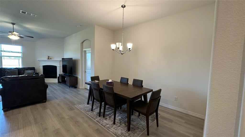 631 Maverick St #631 - Photo 3 of 14