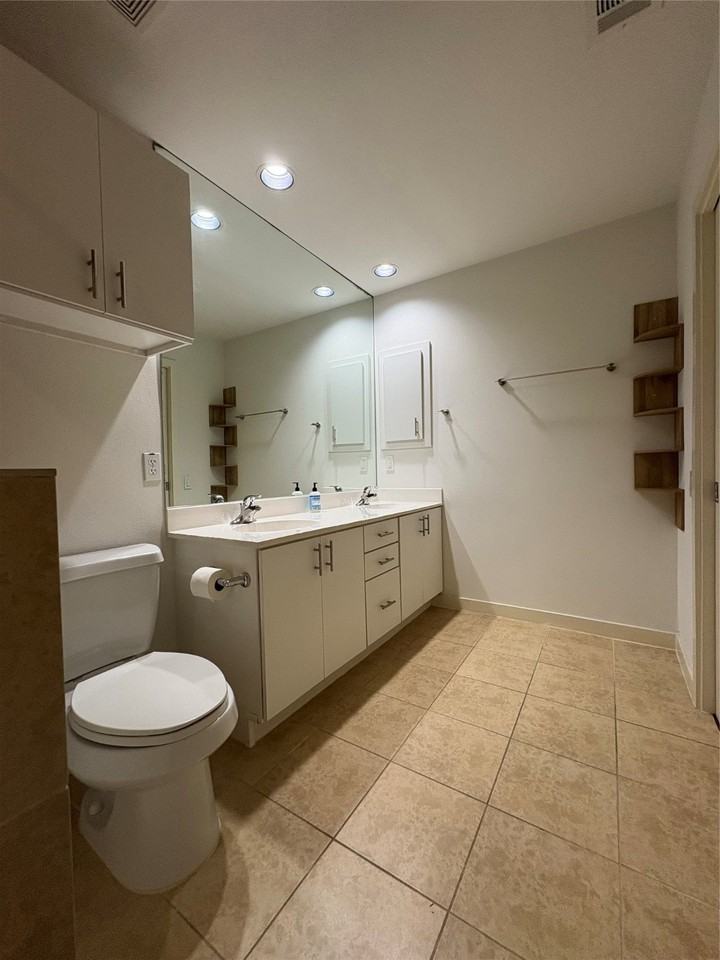 2918 Commerce St #2918 - Photo 7 of 35