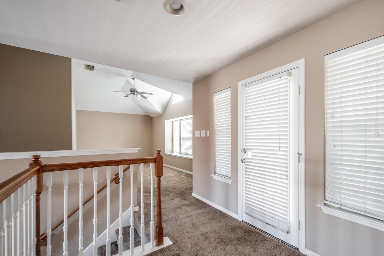 9611 Sage Deck Ln #9611 - Photo 4 of 32