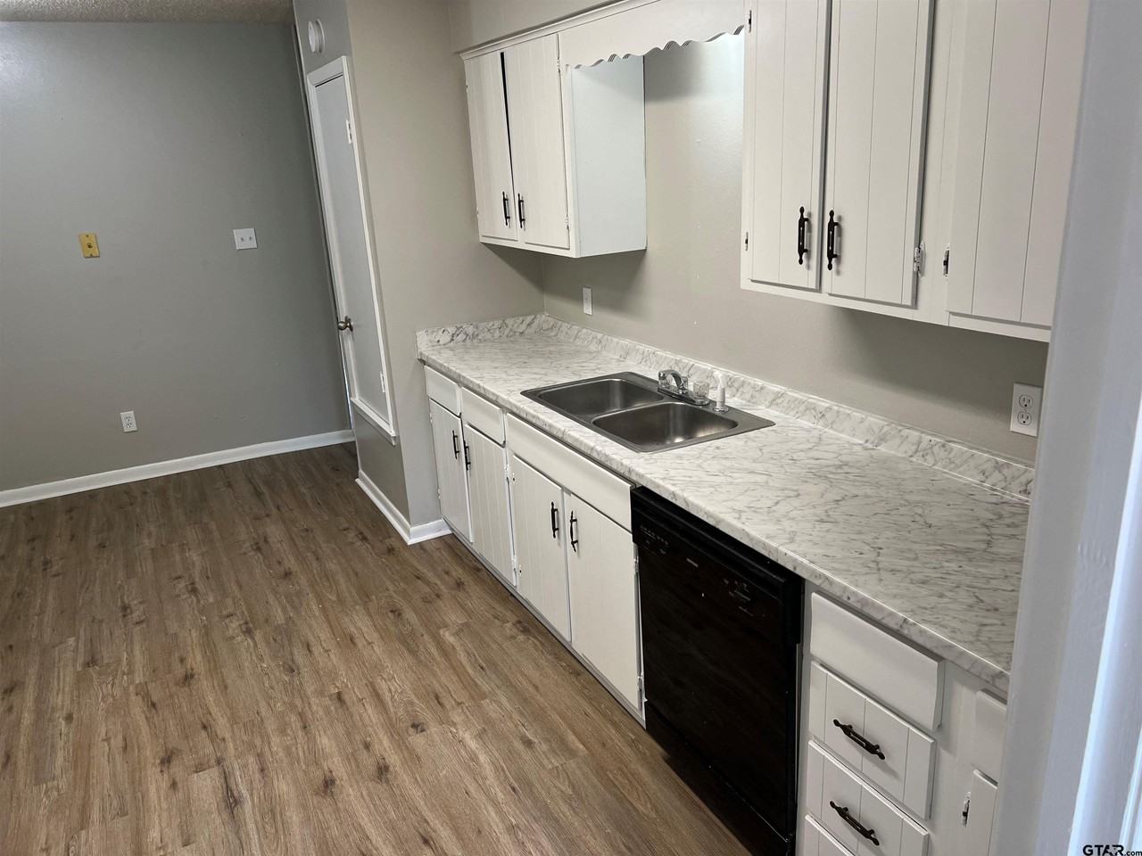 3161 Glenda Ave #3161-202 - Photo 5 of 13