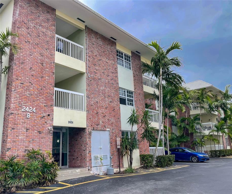 2424 Se 17th St #2424211B - Photo 2 of 14