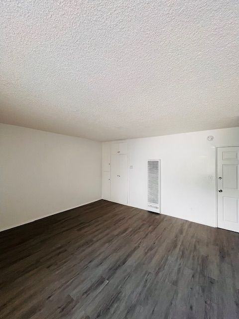 1260 N Beachwood Dr - Photo 6 of 10