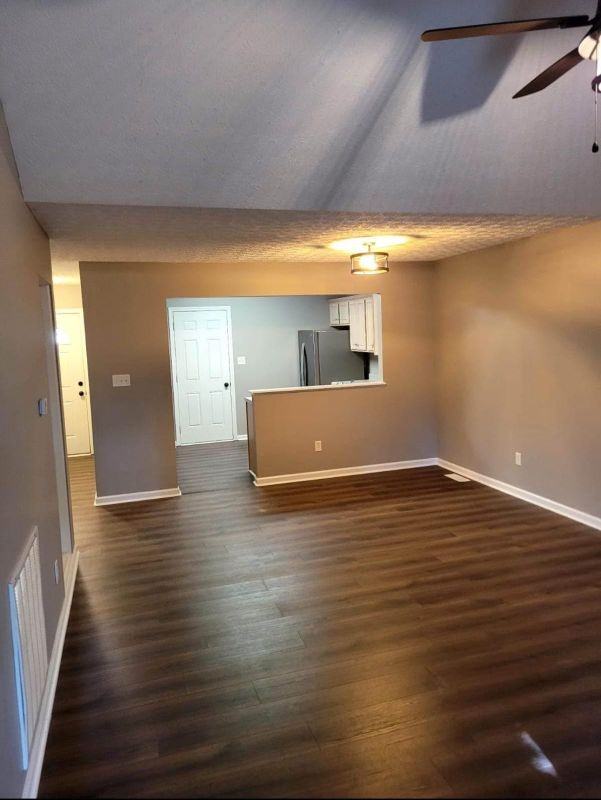 900 River Bend Street - Photo 5 of 18