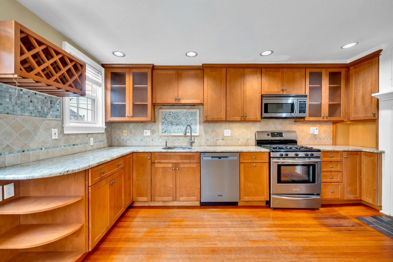 4 Warren Street #B - Photo 2 of 18