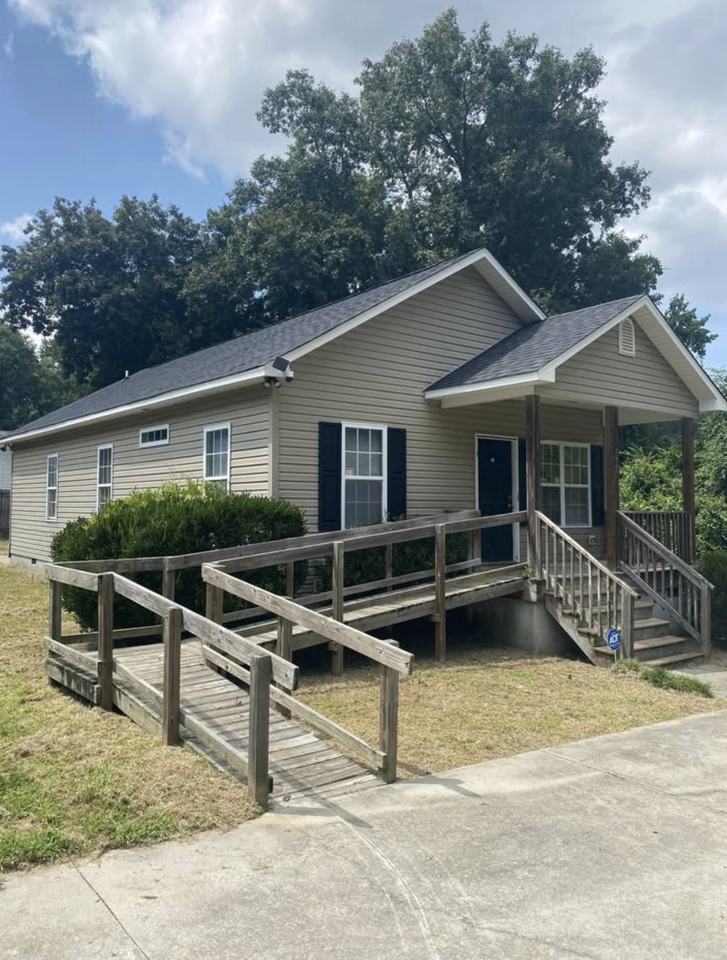 577 Manly Ave #NA - Photo 4 of 4