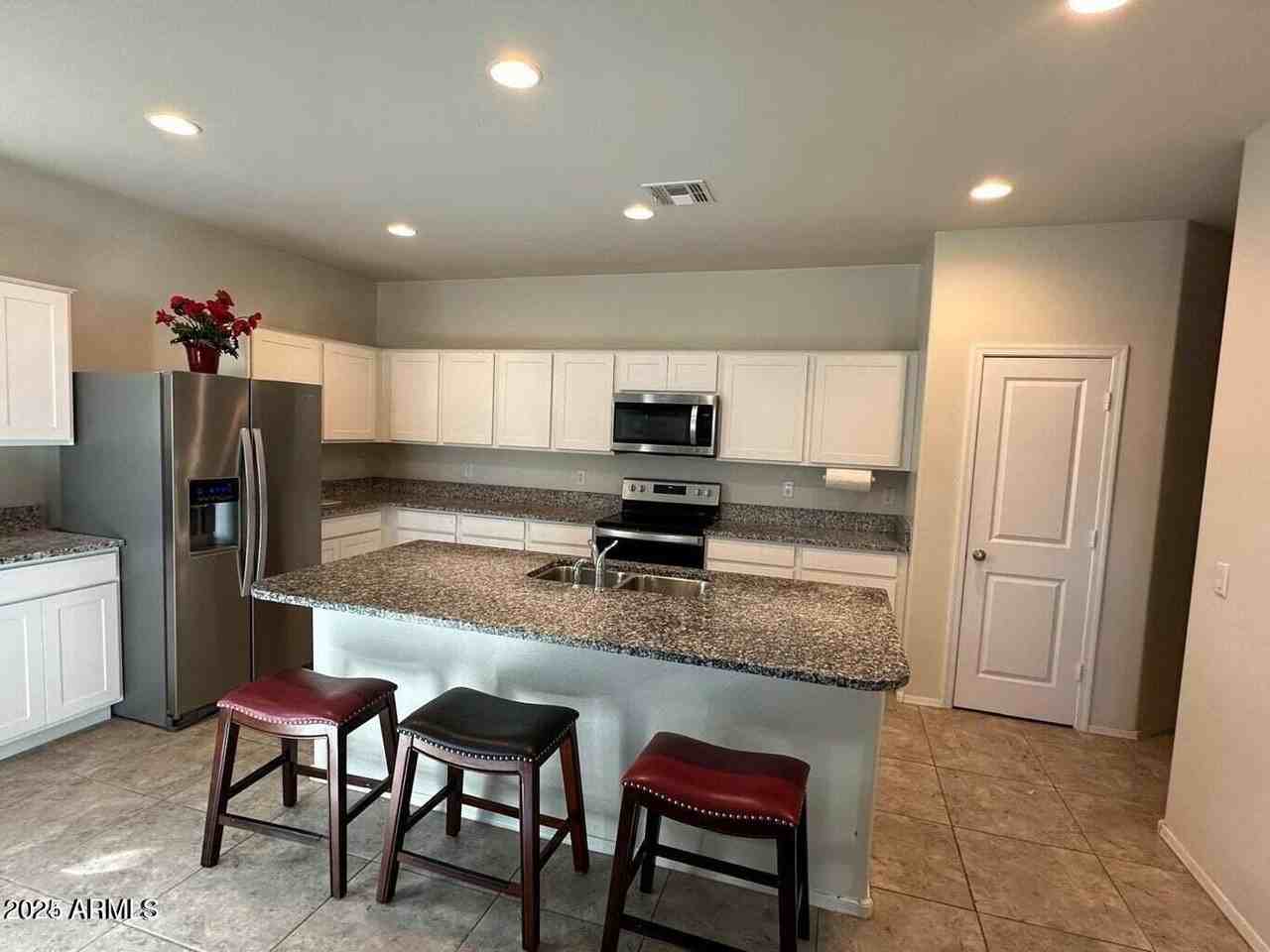 7811 W Riverside Ave - Photo 4 of 28