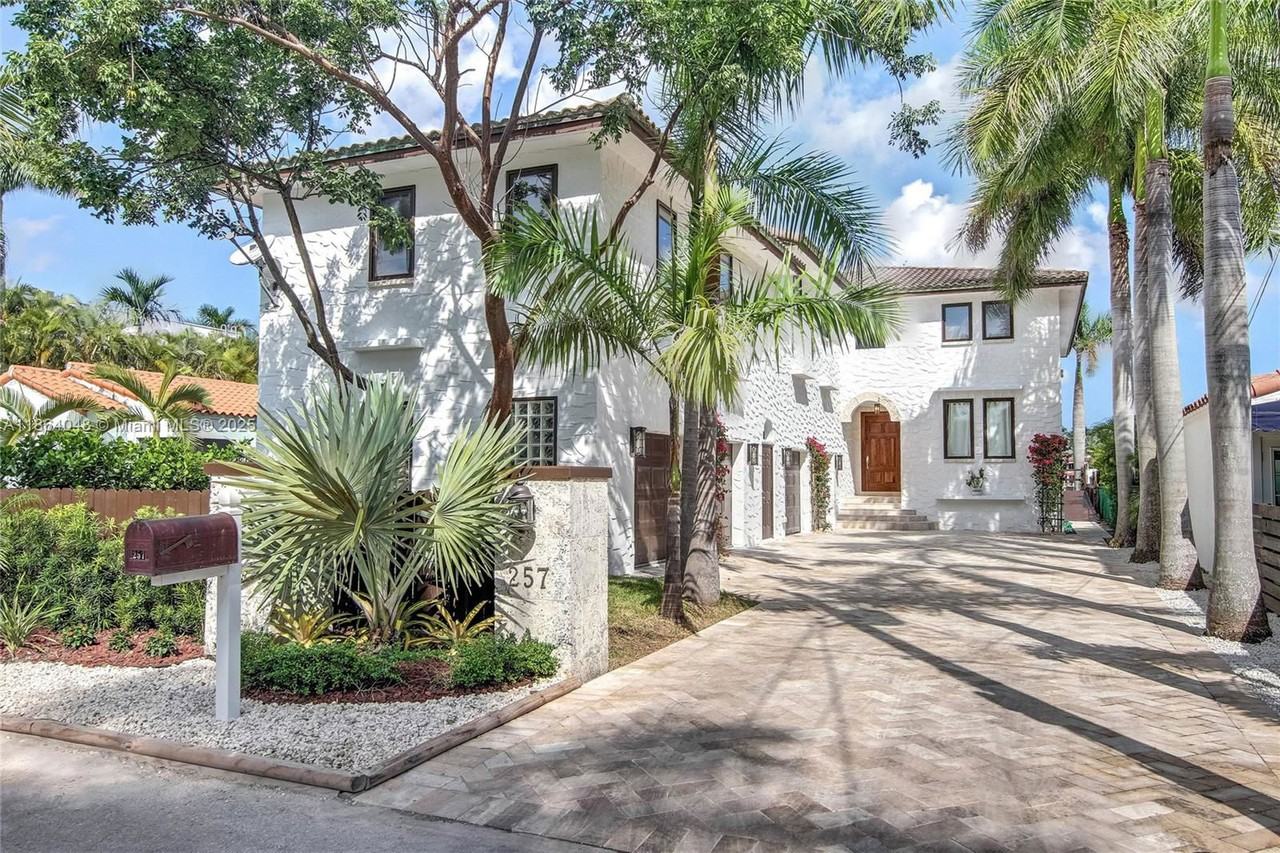 257 N Coconut Ln #SFH - Photo 3 of 8