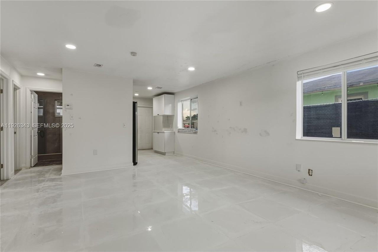 11961 Sw 214th St - Photo 2 of 27