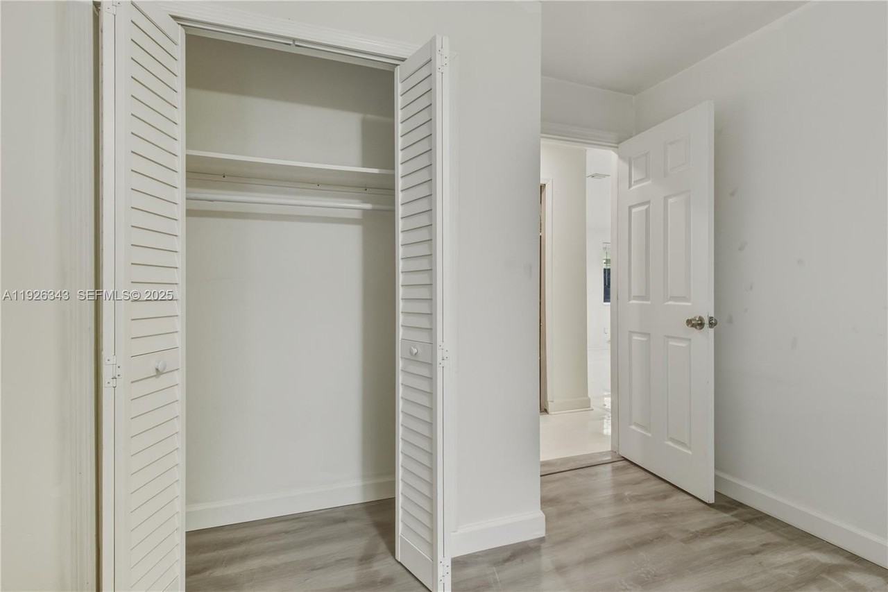 11961 Sw 214th St - Photo 7 of 27