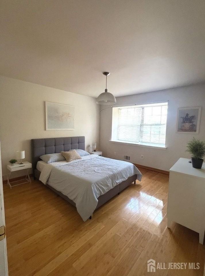 18 Adams Ct - Photo 2 of 24