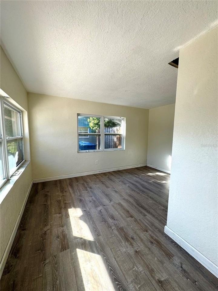 5535 24th Ave N - Photo 7 of 11