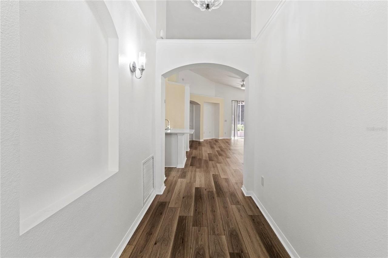 10140 Somersby Dr - Photo 4 of 49