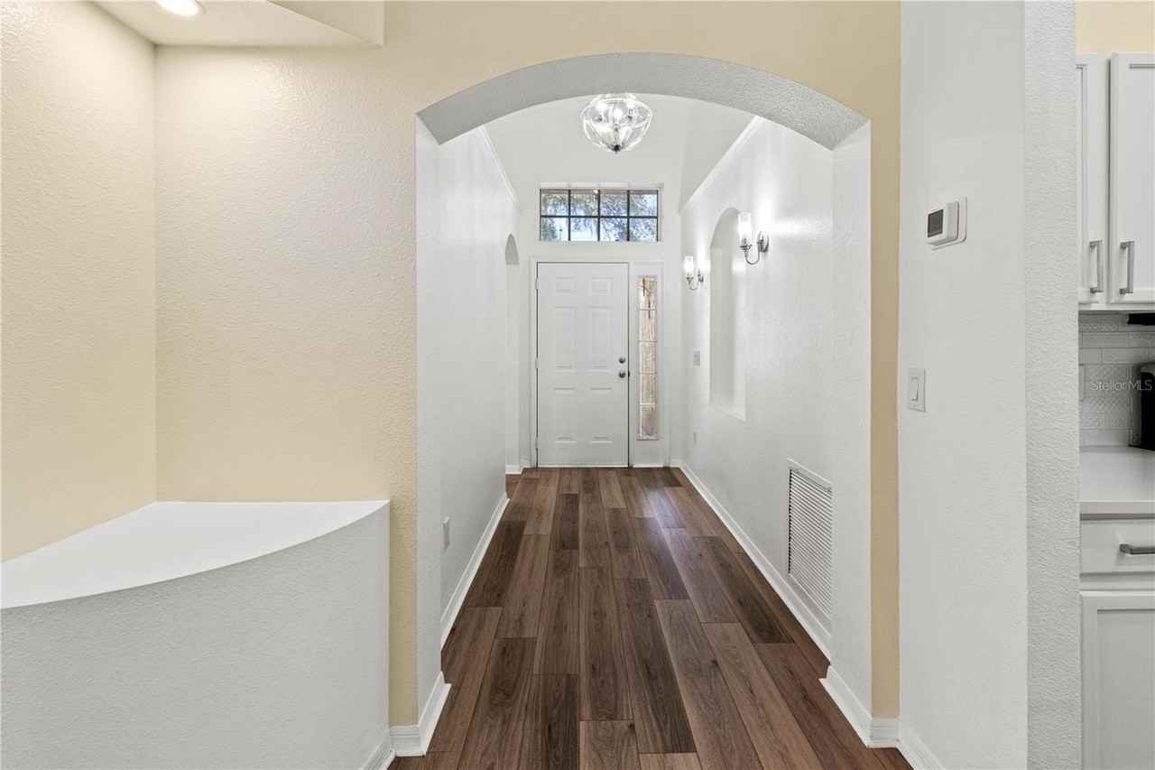 10140 Somersby Dr - Photo 5 of 49