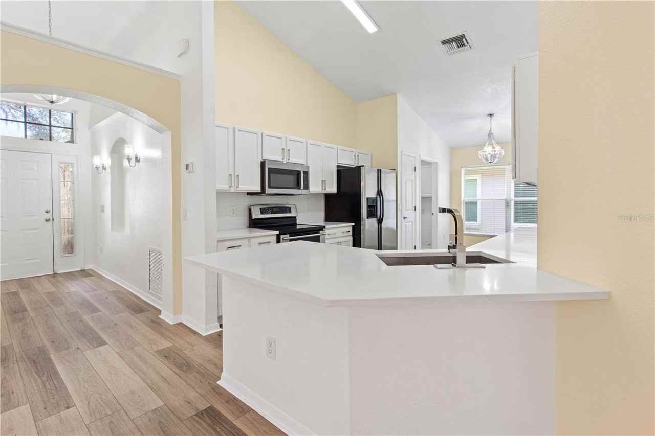 10140 Somersby Dr - Photo 6 of 49