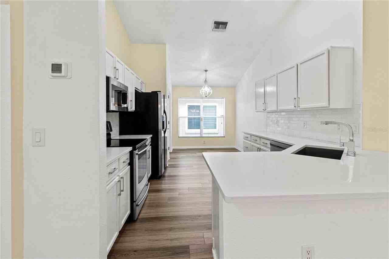 10140 Somersby Dr - Photo 7 of 49