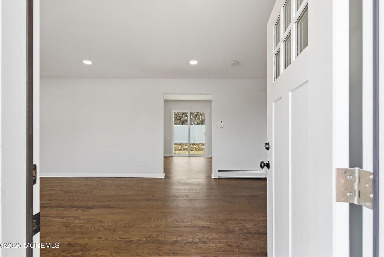 501 Adolphus St - Photo 5 of 25