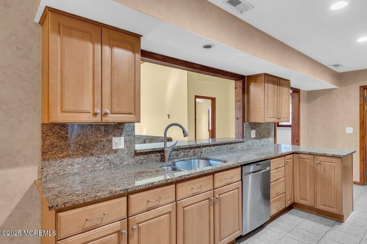 9 Cherry Hill Ln - Photo 3 of 50