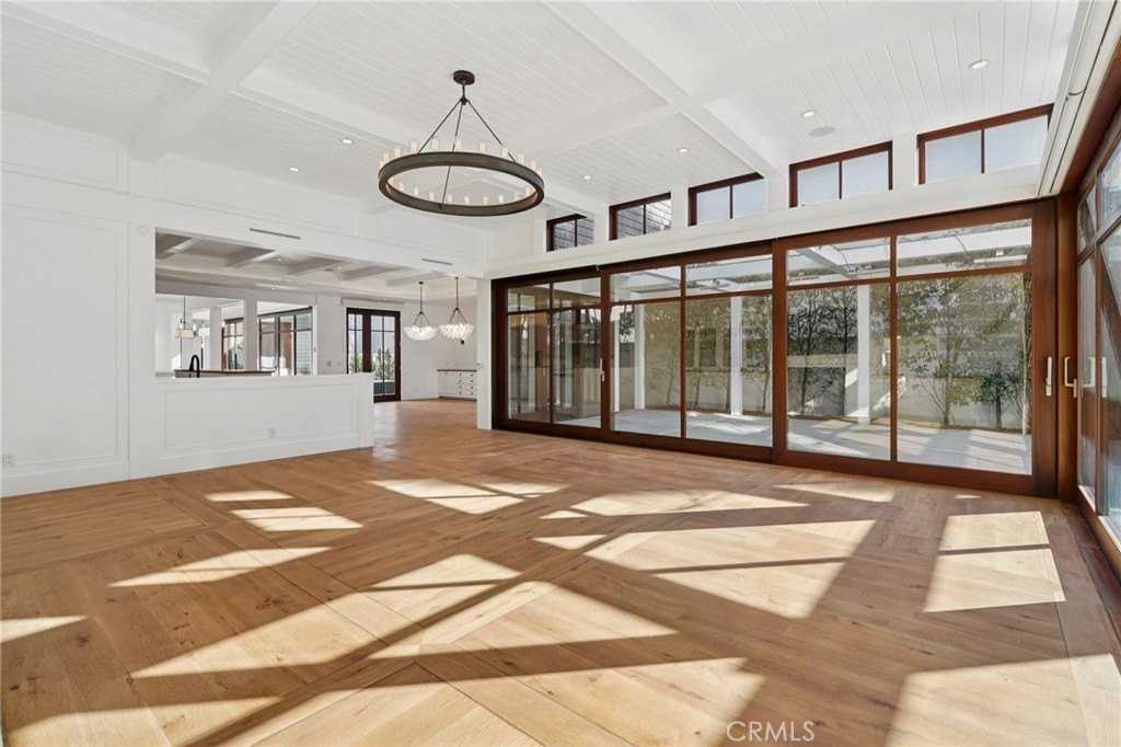 2119 Power St - Photo 4 of 50