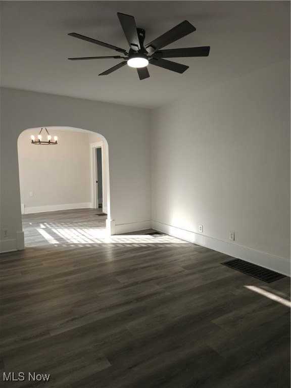 1046 Linden Ave - Photo 4 of 22