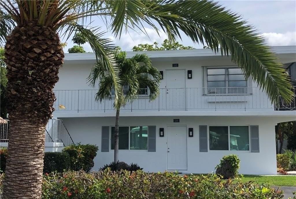 2182 Northeast 5th Circle - Photo 2 of 32